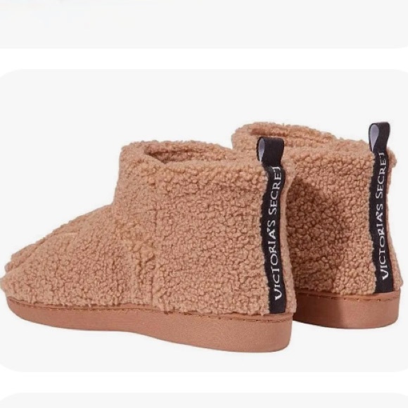 VICTORIA Secret Sherpa Booties - Picture 4 of 9